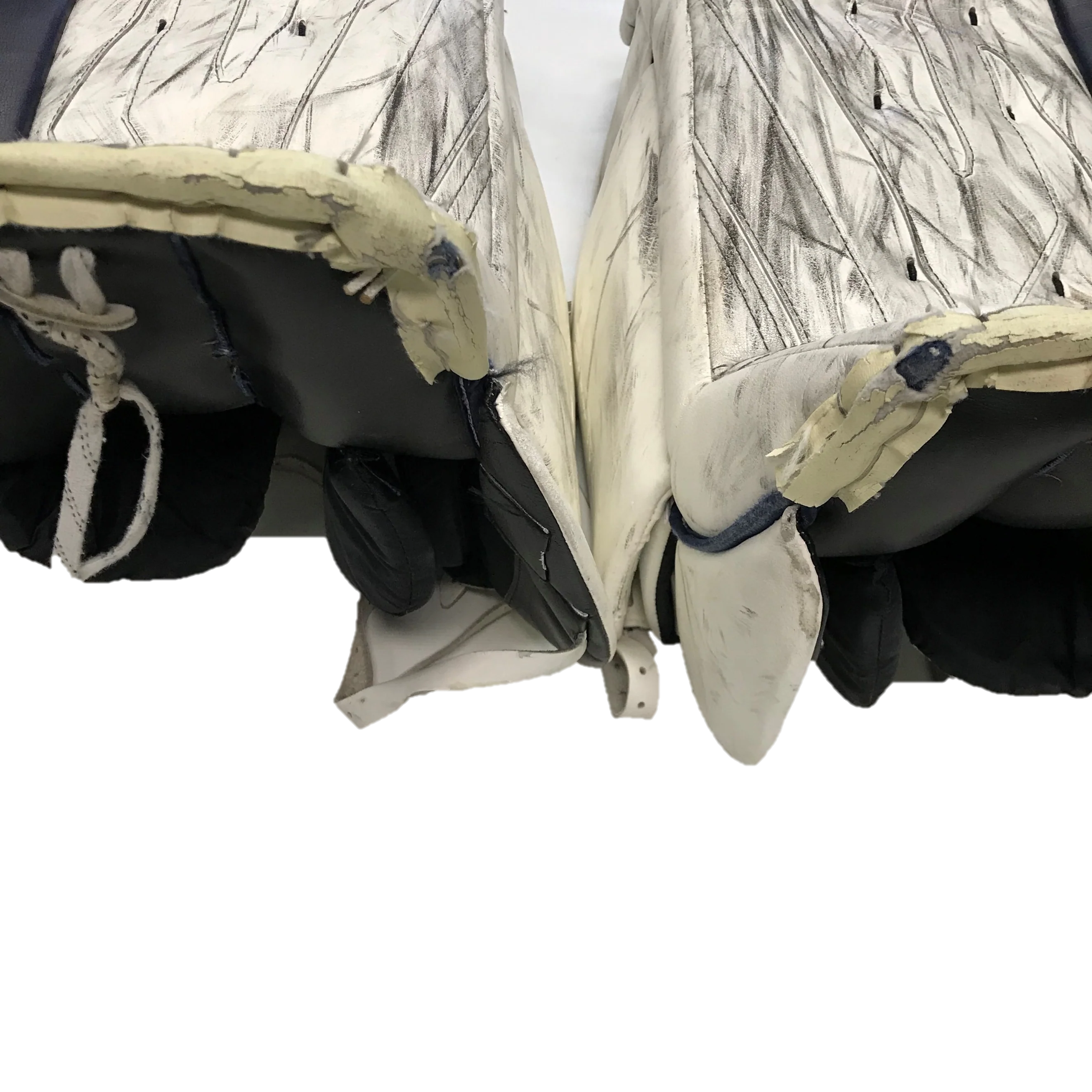 Bauer TotalOne (37"+1) - Used Pro Stock Senior Goalie Pads - Image 3