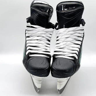 Bauer Vapor Hyperlite 2 - Pro Stock Hockey Skates - Size 7D (Green) - Image 2