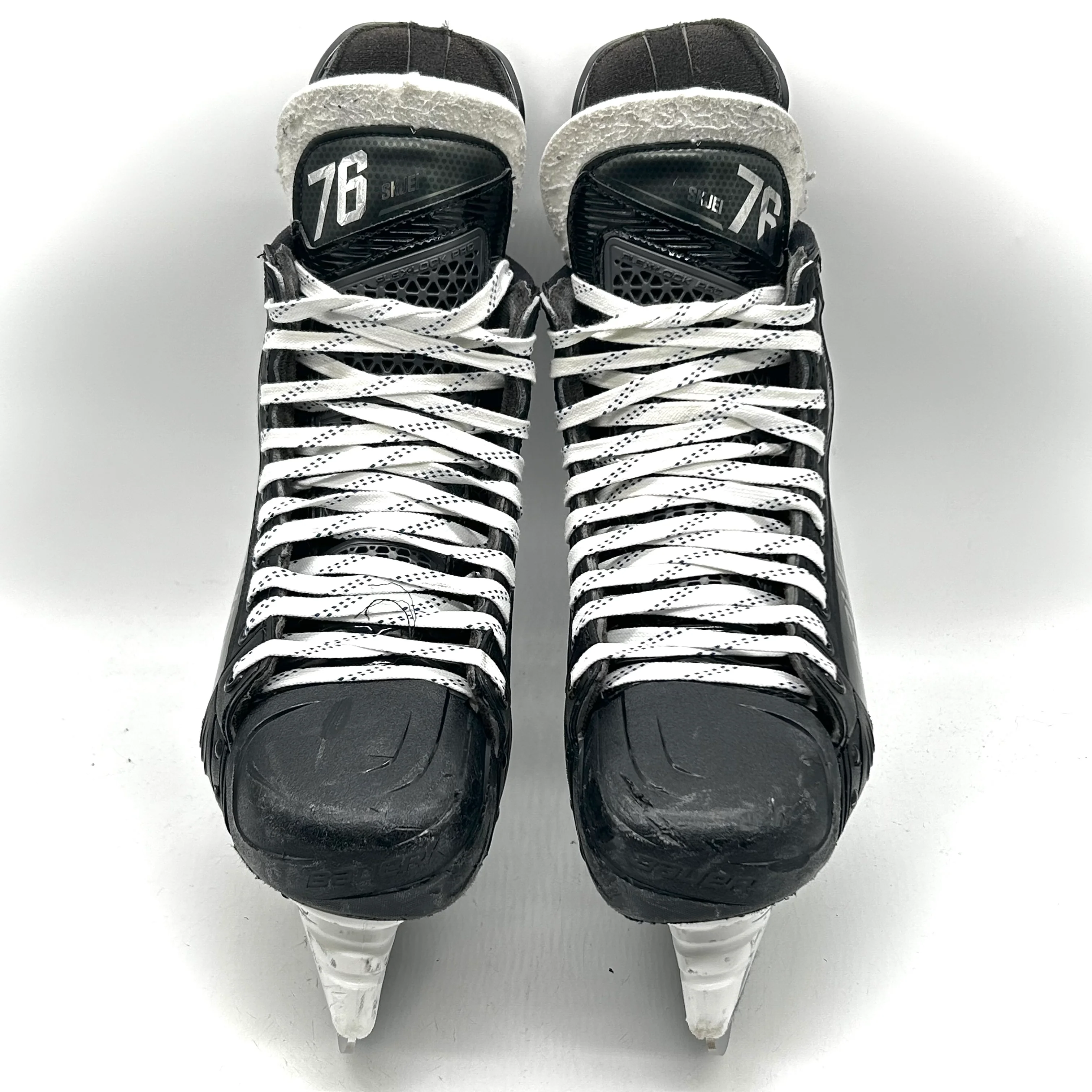 Bauer Vapor Hyperlite 2 - Used NHL Pro Stock Skates - Brady Skjei - Size L: 9/R: 9.5