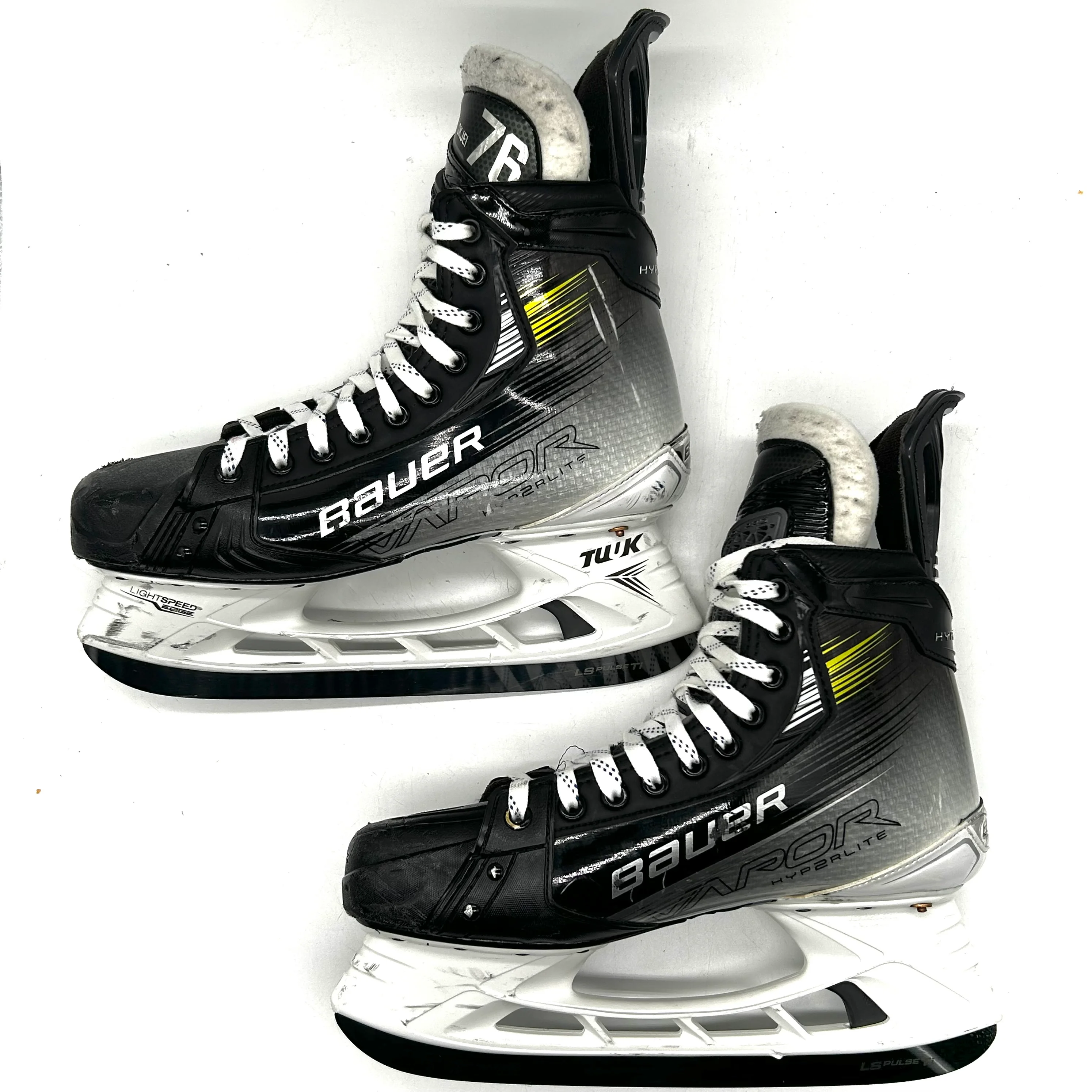Bauer Vapor Hyperlite 2 - Used NHL Pro Stock Skates - Brady Skjei - Size L: 9/R: 9.5 - Image 3
