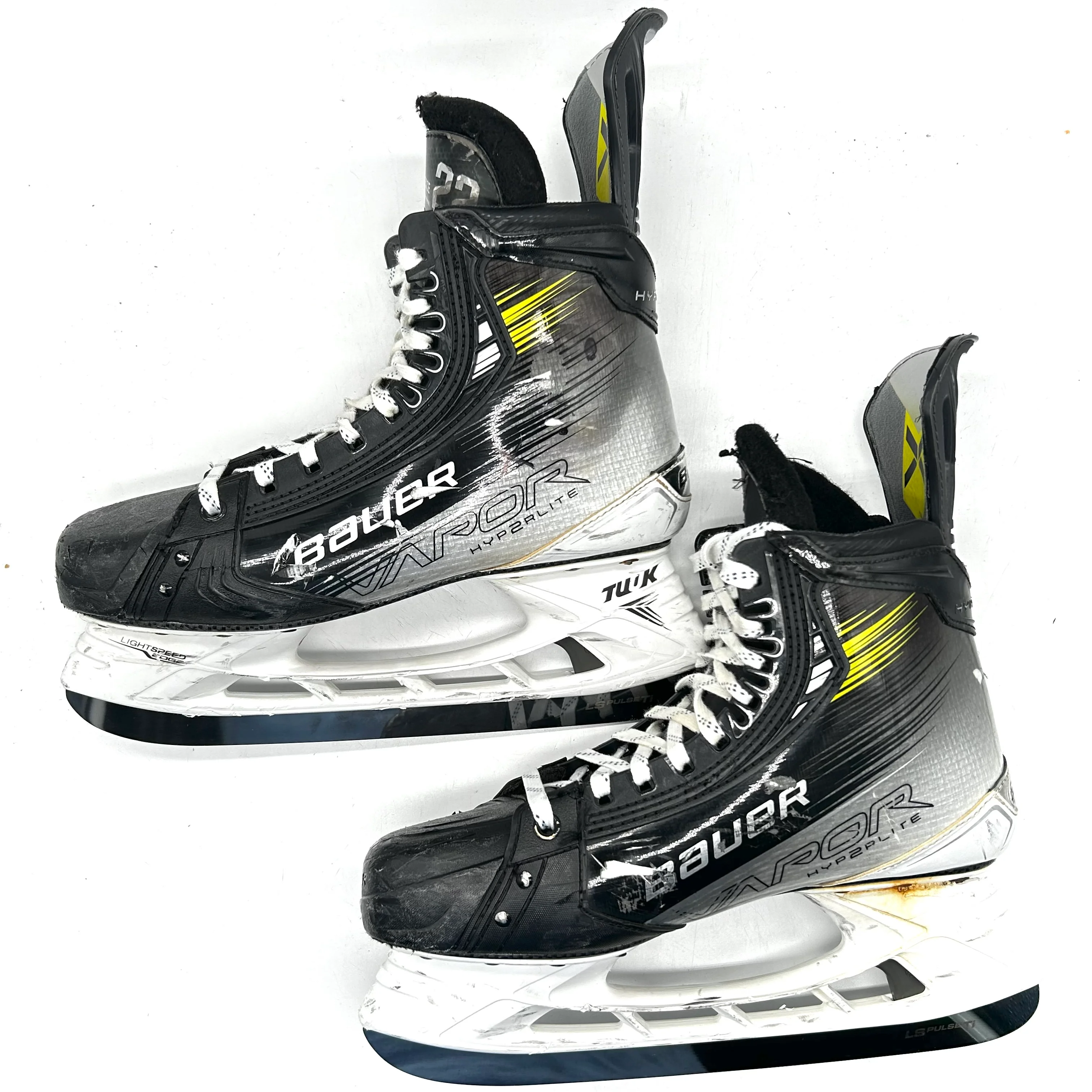Bauer Vapor Hyperlite 2 - Used NHL Pro Stock Skates - Brett Pesce - Size 10.25 - Image 2