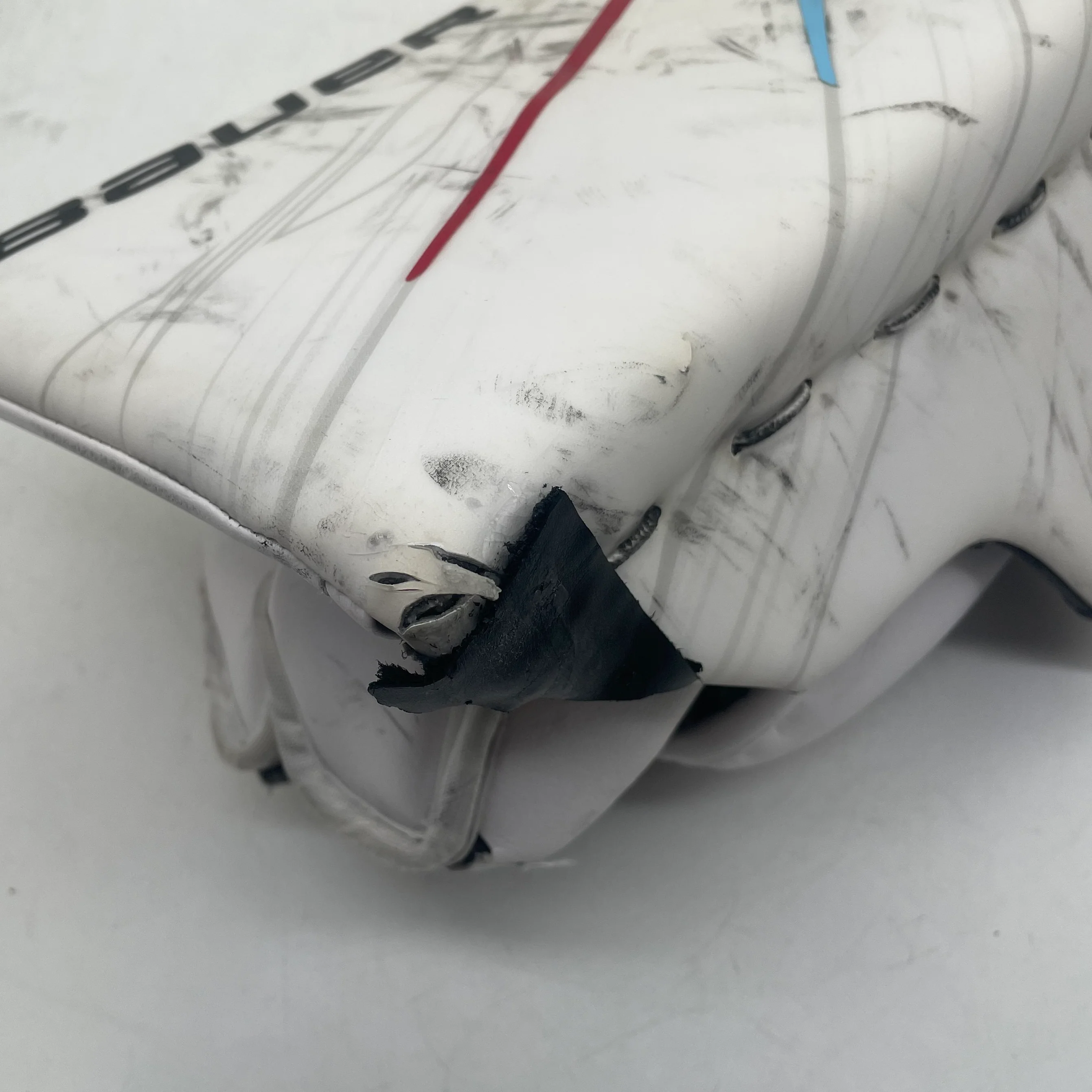 Bauer Vapor Hyperlite 2 - Used Pro Stock Goalie Blocker (White/Powder Blue/Red) - Image 6