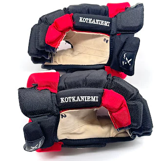 Bauer Vapor Hyperlite - Used NHL Pro Stock Glove - Jesperi Kotkaniemi (Black/Red) - Image 4