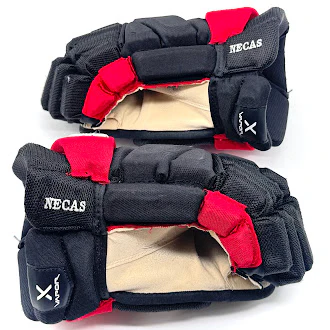 Bauer Vapor Hyperlite - Used NHL Pro Stock Glove - Martin Necas (Black/Red) - Image 4