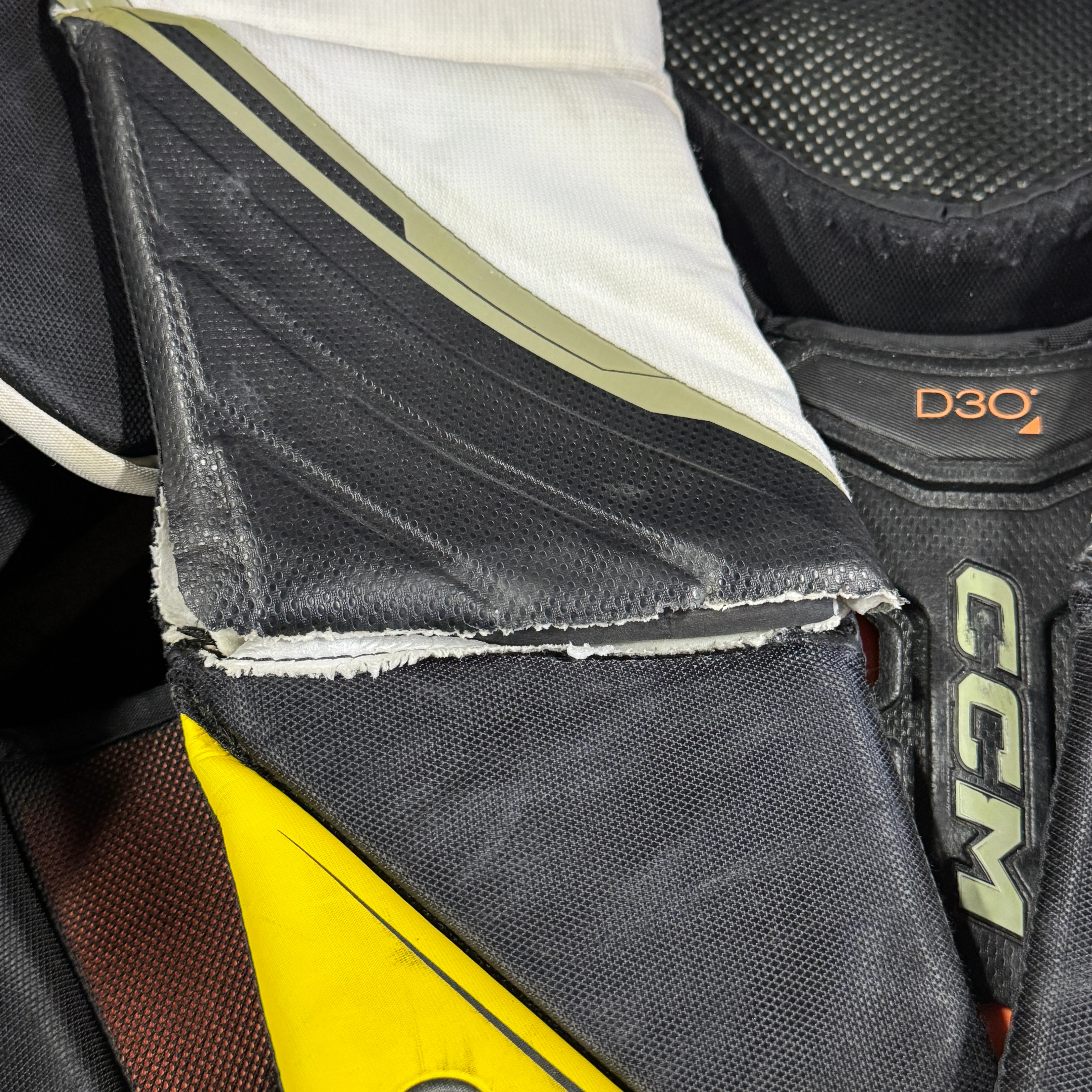 CCM Axis 2 - Used Pro Stock Goalie Chest Protector (Black/White) - Image 3