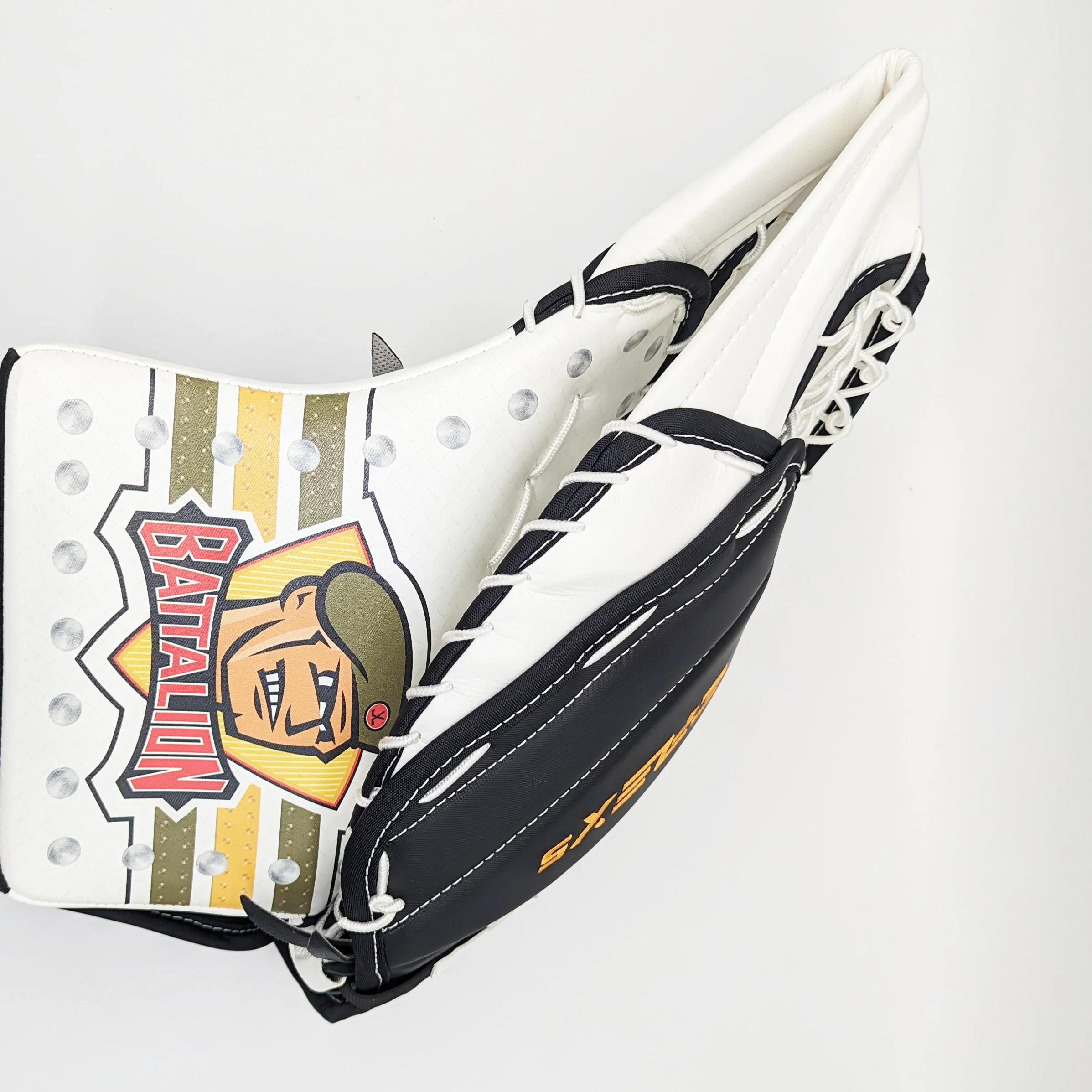 CCM Extreme Flex 5 - New Pro Stock Senior Goalie Glove - OHL (White/Black/Green) - Image 3