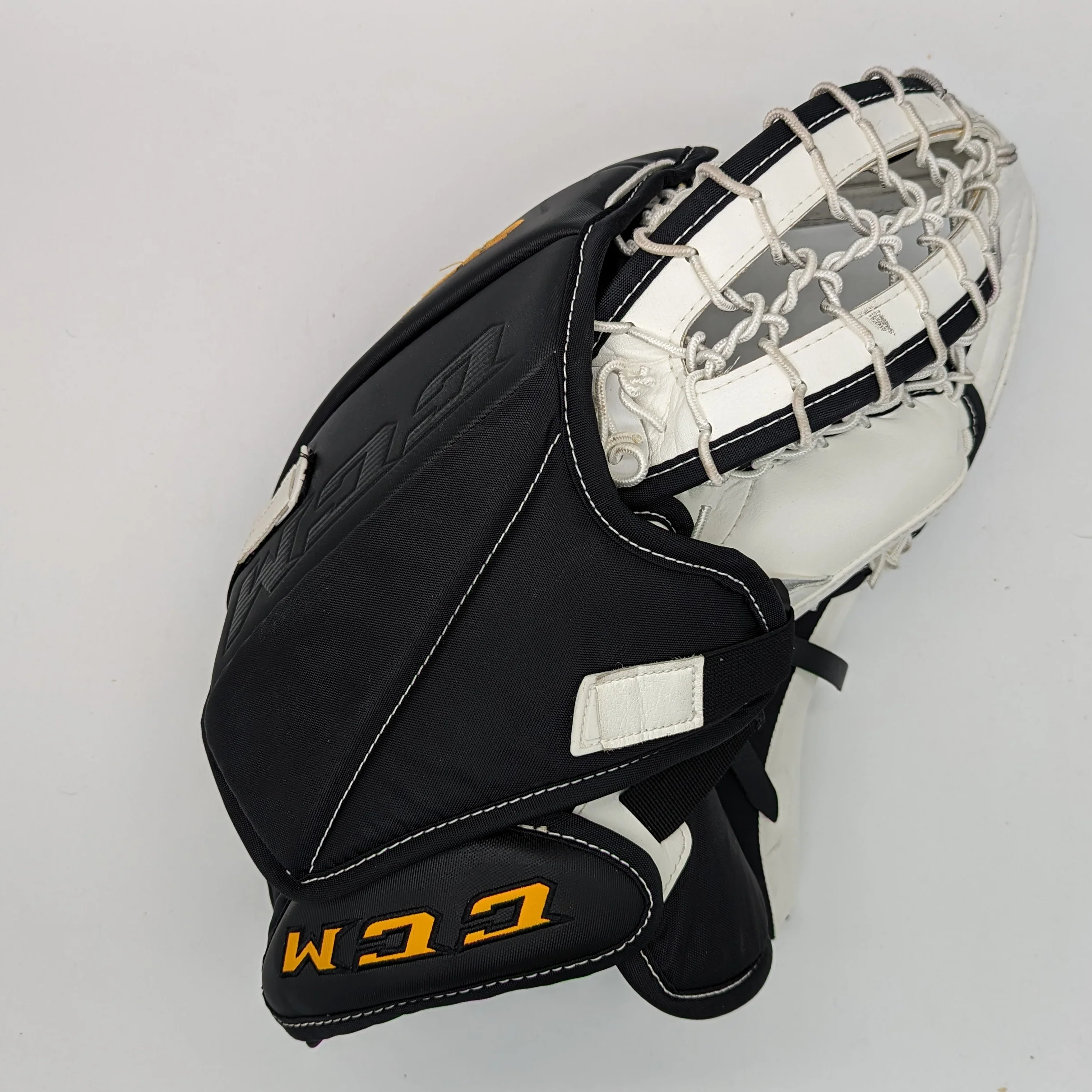 CCM Extreme Flex 5 - Used OHL Pro Stock Goalie Pads (White/Green/Yellow) - Image 5