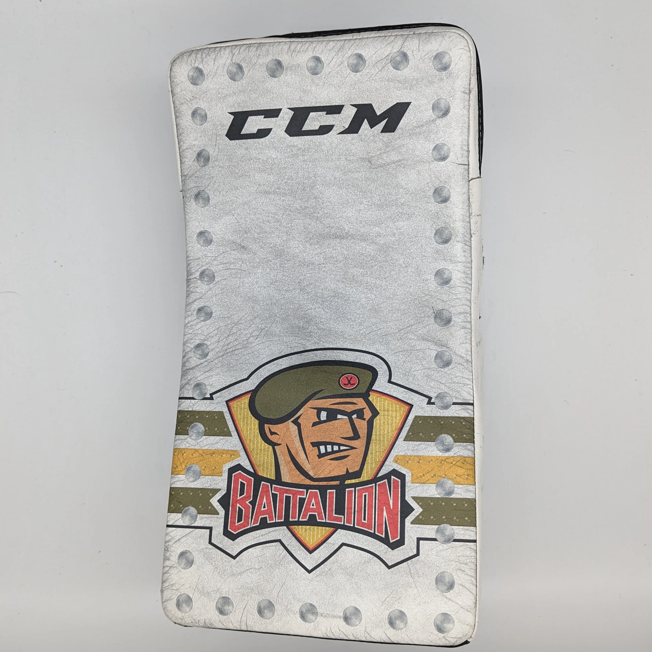CCM Extreme Flex 5 - Used OHL Pro Stock Goalie Pads (White/Green/Yellow) - Image 7