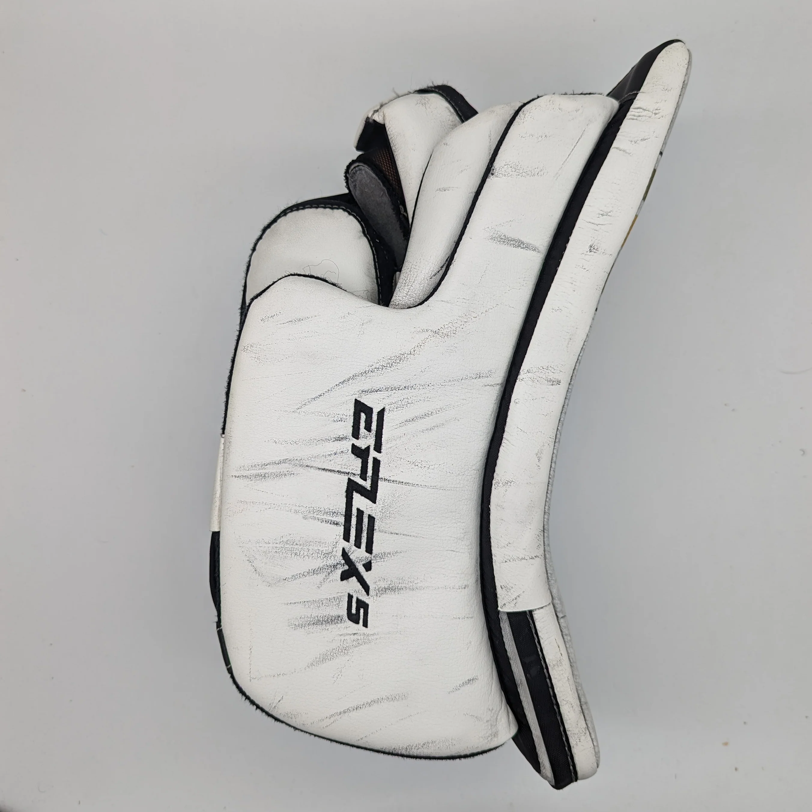 CCM Extreme Flex 5 - Used OHL Pro Stock Goalie Pads (White/Green/Yellow) - Image 8