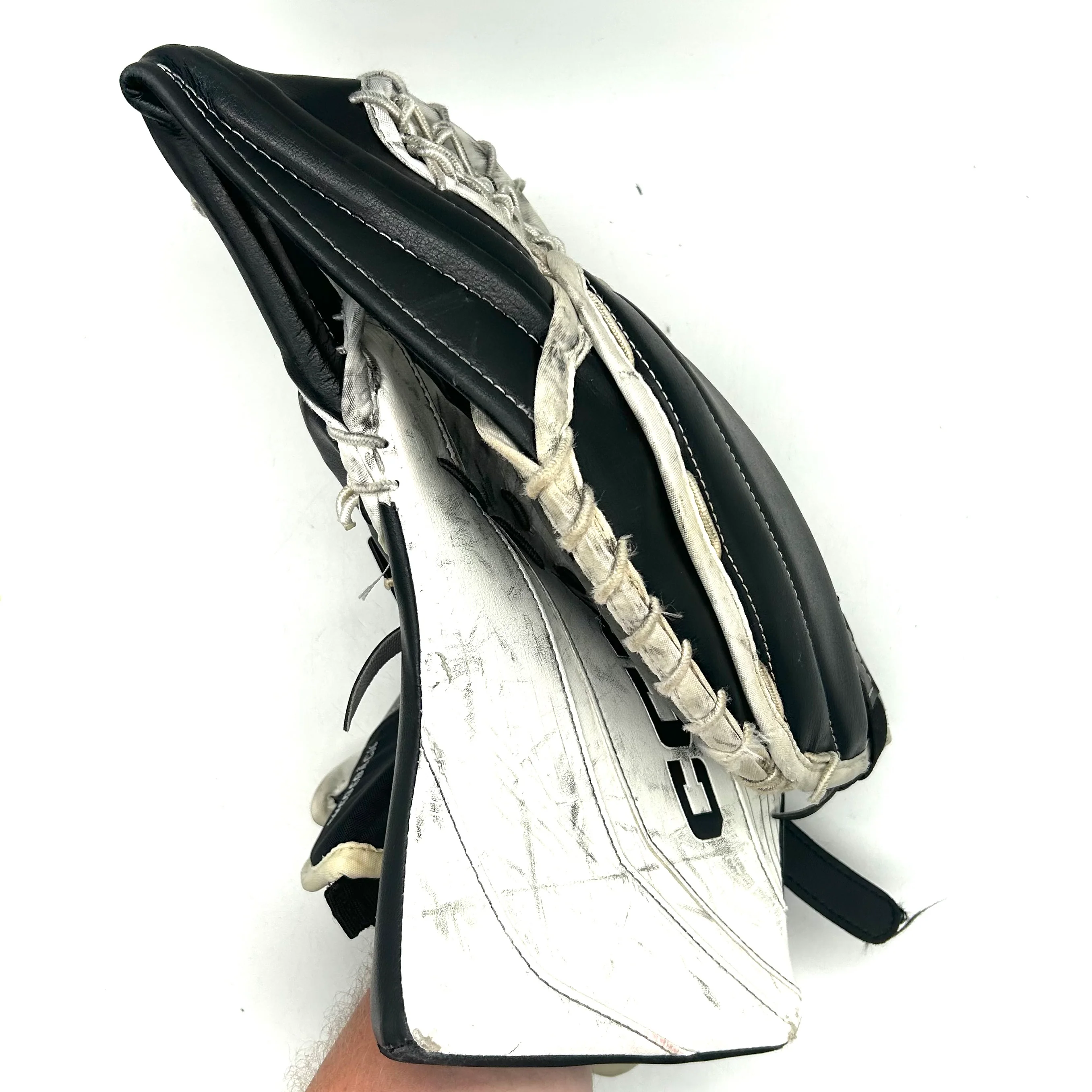 CCM Extreme Flex 6 - Used Pro Stock Goalie Glove (White/Black) - Image 3