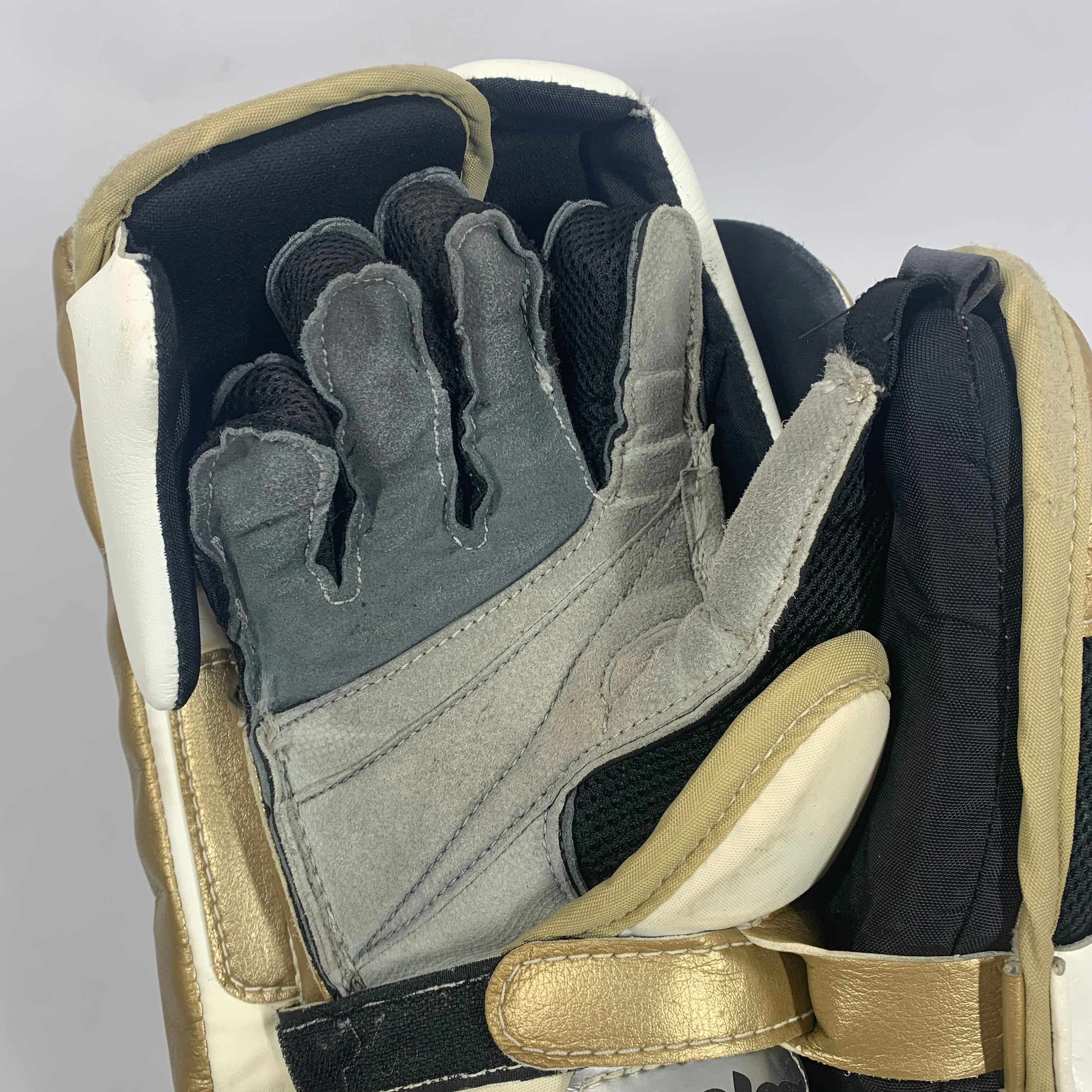 Used CCM Extreme Flex III - Pro Stock Goalie Blocker (White/Gold/Navy) - Image 3