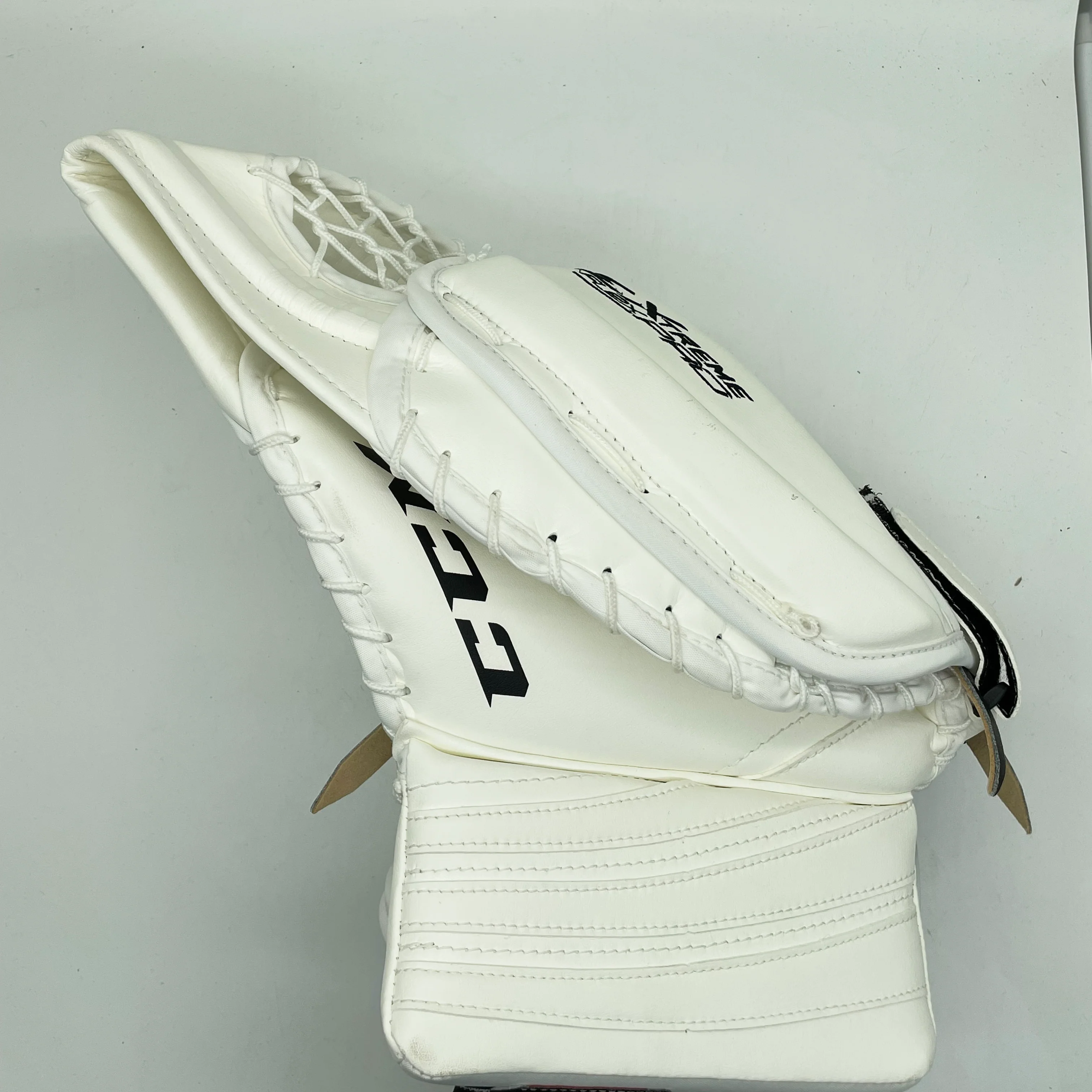CCM Extreme Flex Pro - New Pro Stock Goalie Glove (White) - Image 3