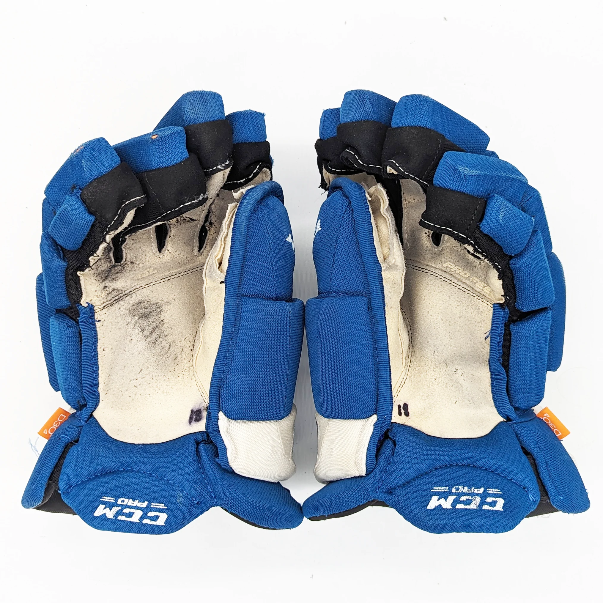 CCM HGJSPP - Used NHL Pro Stock Glove - Colorado Avalanche (Blue) - Image 2
