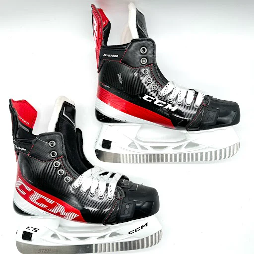 CCM Jetspeed FT4 Pro - Pro Stock Hockey Skates - Size 6.75 - Image 2