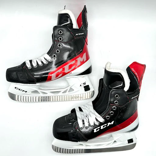 CCM Jetspeed FT4 Pro - Pro Stock Hockey Skates - Size 6.75 - Image 3