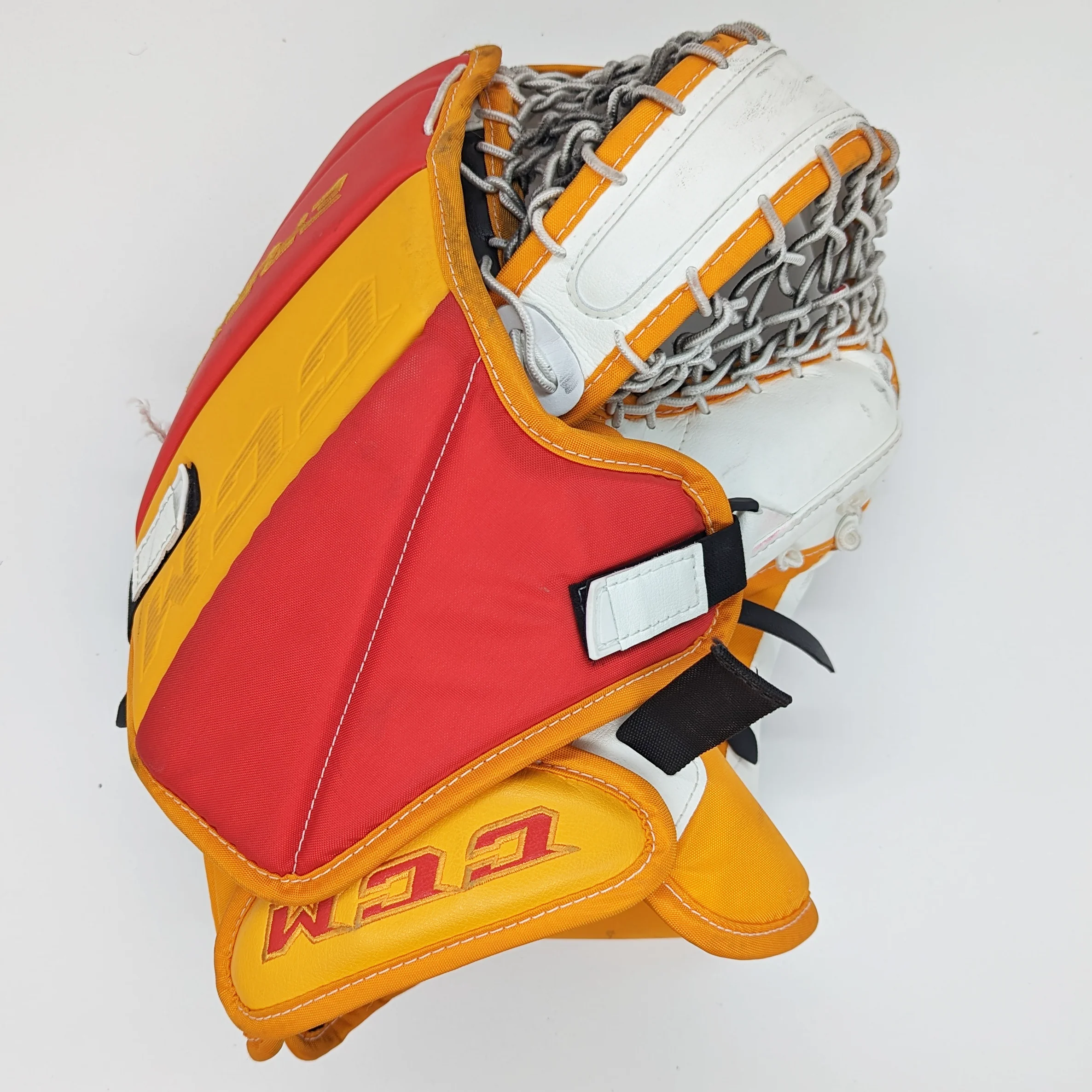 CCM Extreme Flex 5 - Used Pro Stock Regular Goalie Glove (White/Red/Yellow) - Image 2
