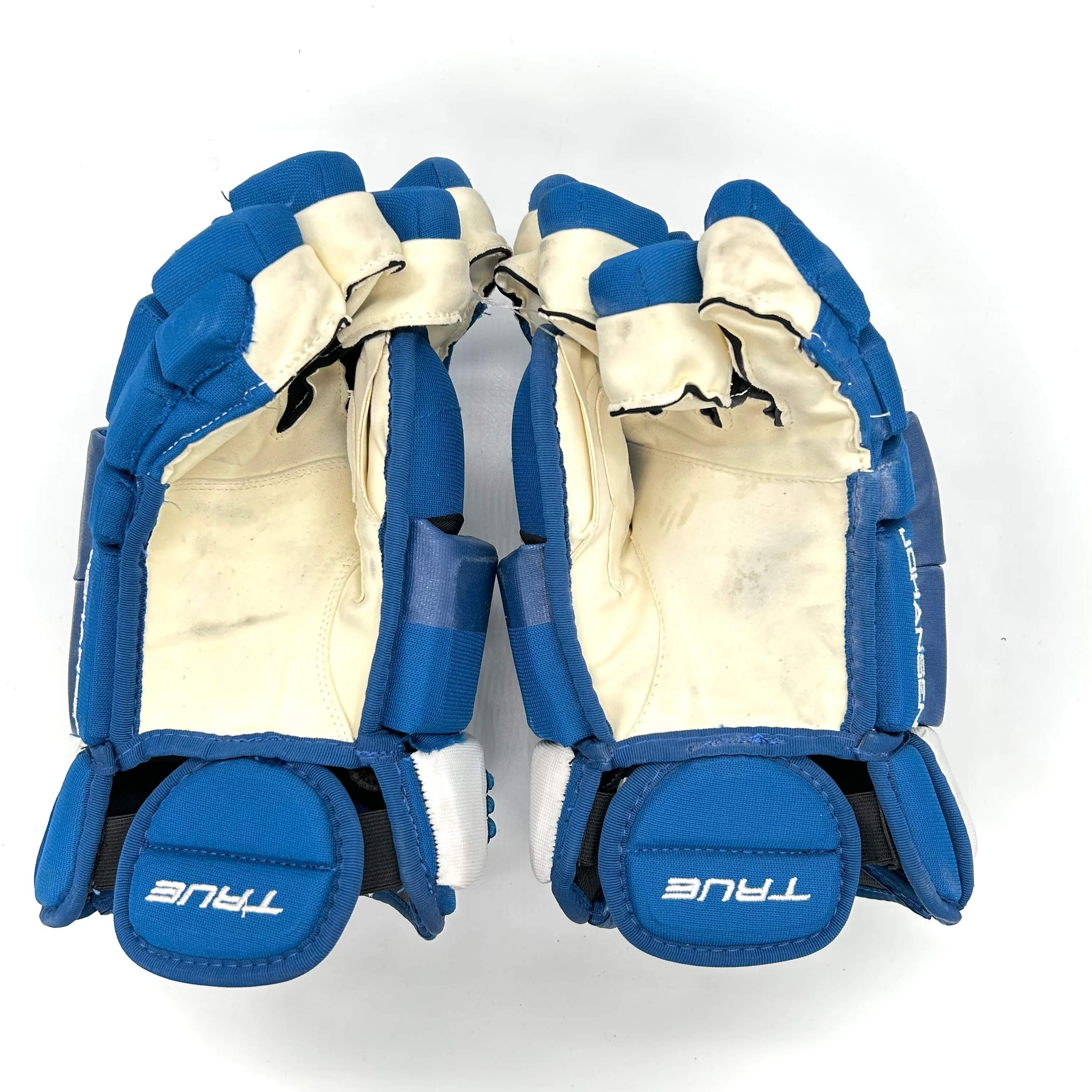 True A6.0 - Used NHL Pro Stock Glove - Colorado Avalanche (Blue) - Image 2