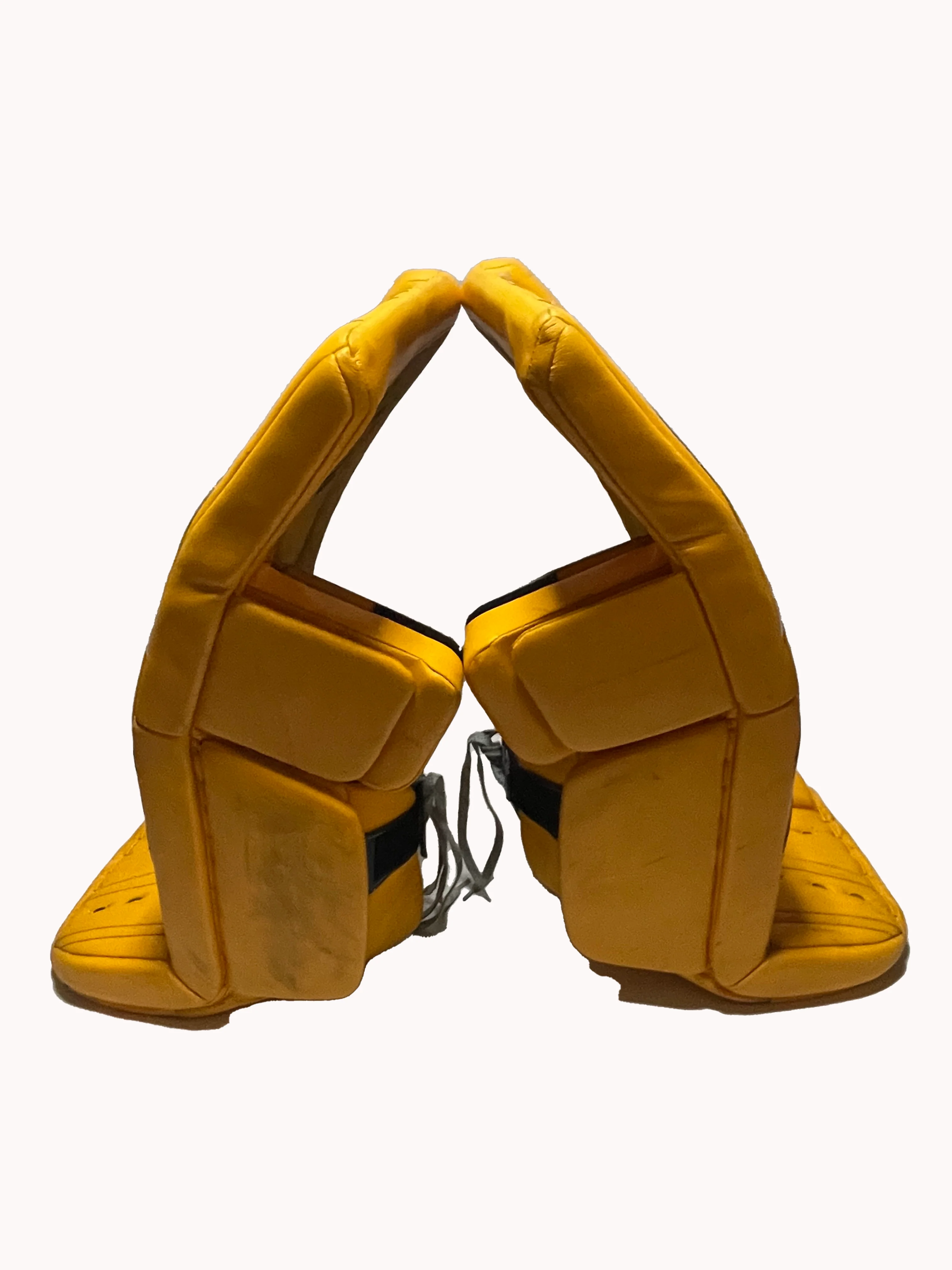 True L20.2 - Used Pro Stock Full Goalie Set (Yellow) - Image 3