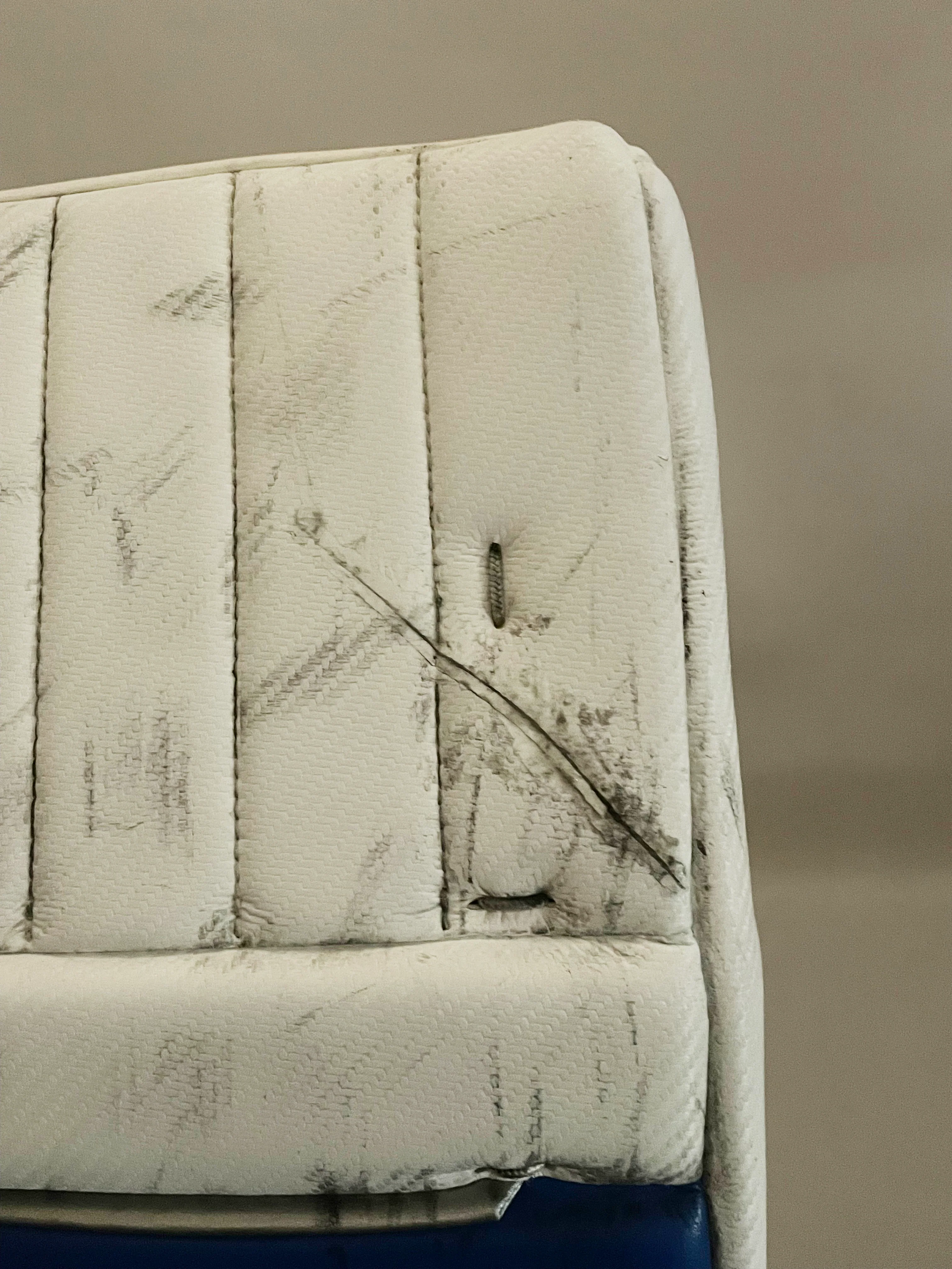 True L87 - Used Pro Stock Full Goalie Set (White/Blue) - Image 5